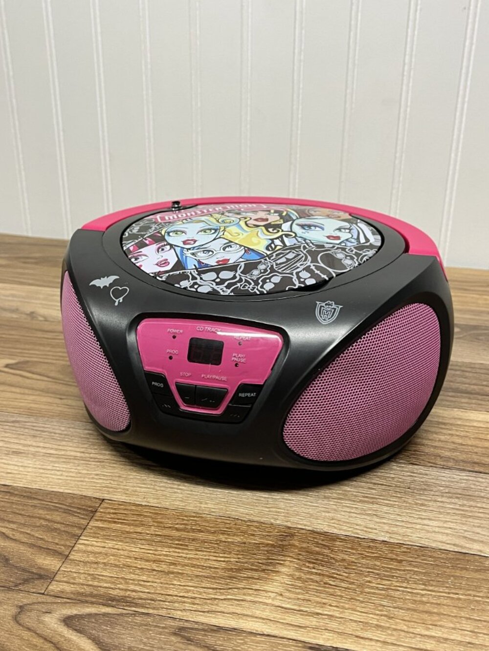 Monster High Pink CD Boombox Portable Player Radio 56049-TRU 2014 TESTED WORKS - Picture 4 of 12